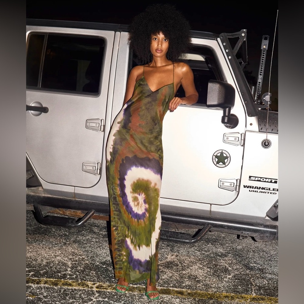 FRAME x Julia Sarr-Jamois 100% Silk Chiffon Tie Dye Midi Dress in Fatigue Green